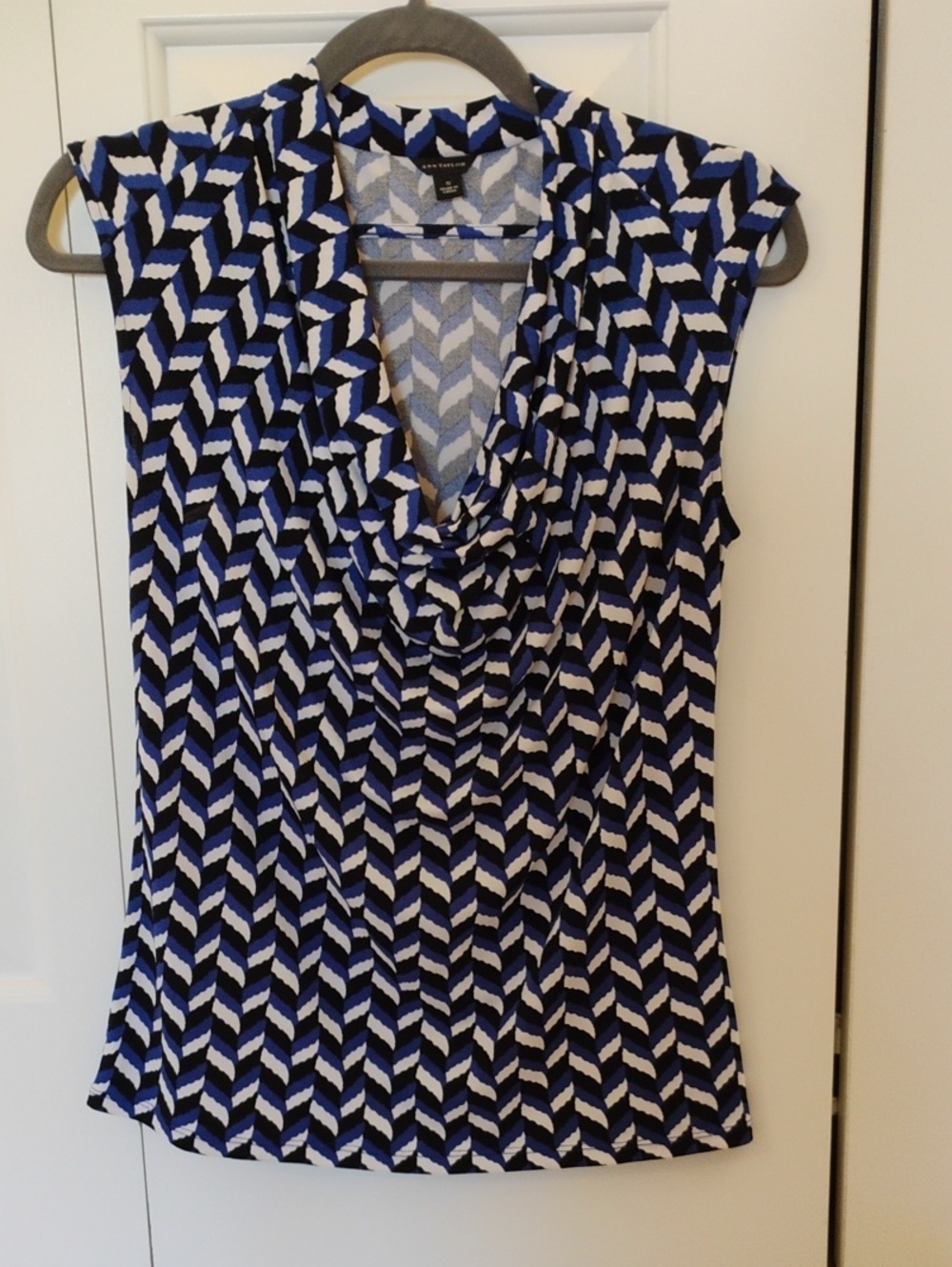 Ann Taylor size S Top